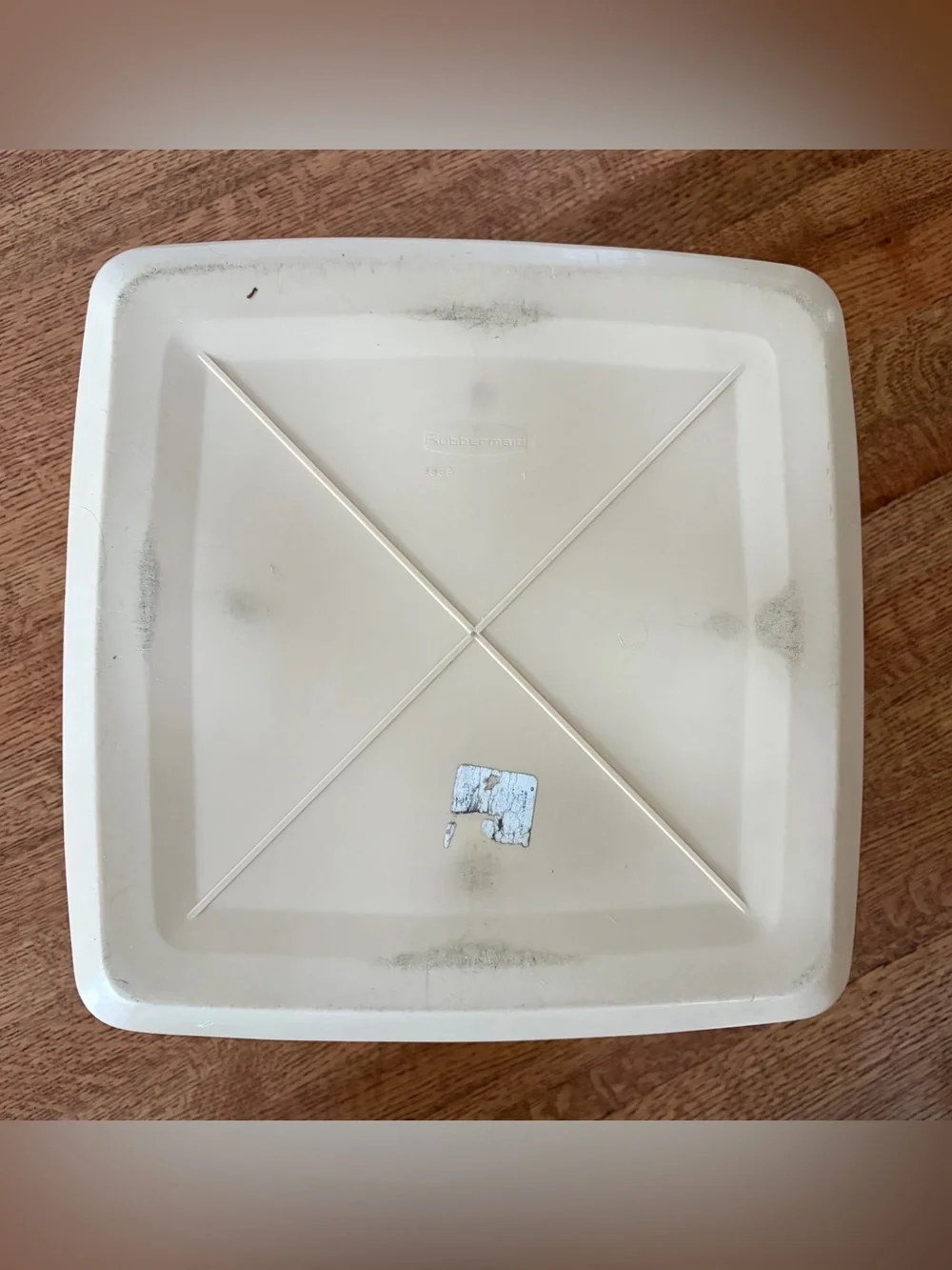 Vintage 1980s Rubbermaid Almond Beige 2968 Roughneck Tulip Flower Laundry Basket